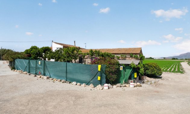 Resale - Country House -
Orihuela - Los Desamparados