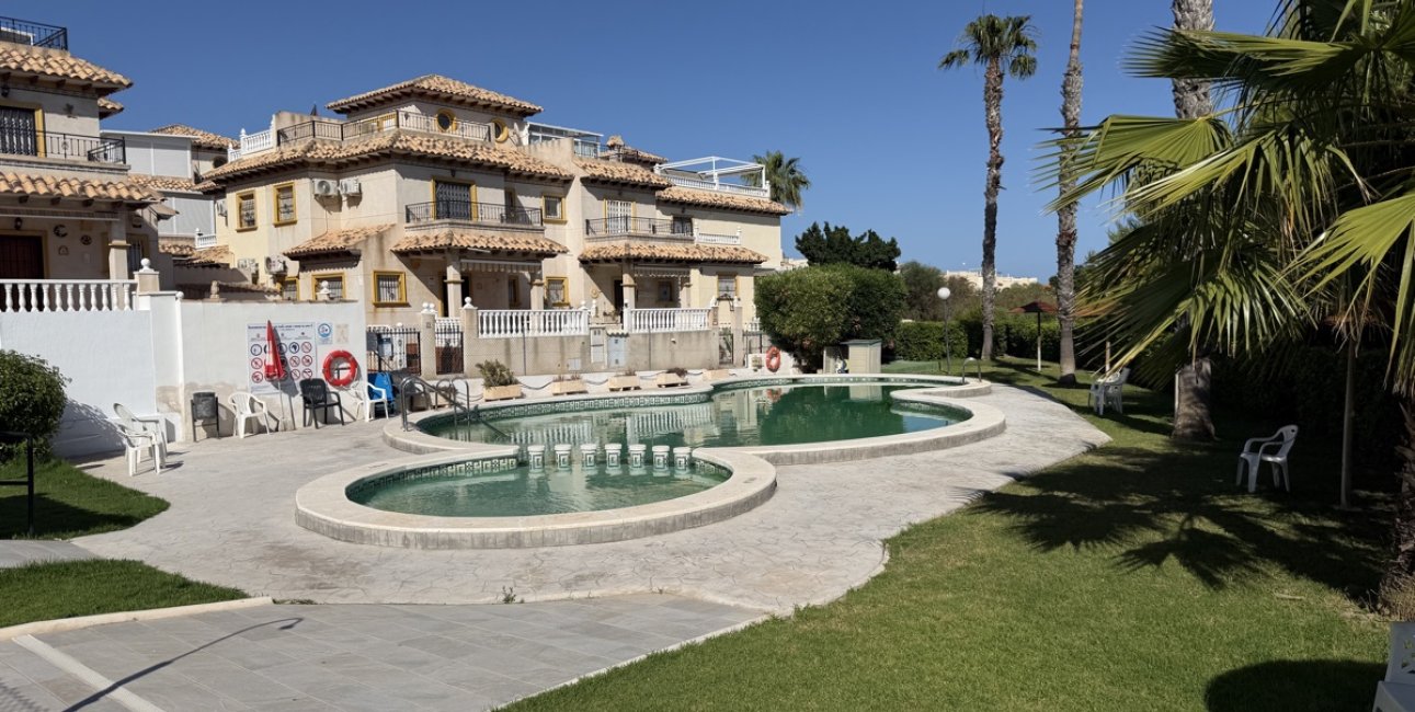 Resale - Townhouse -
Orihuela Costa - Playa Flamenca