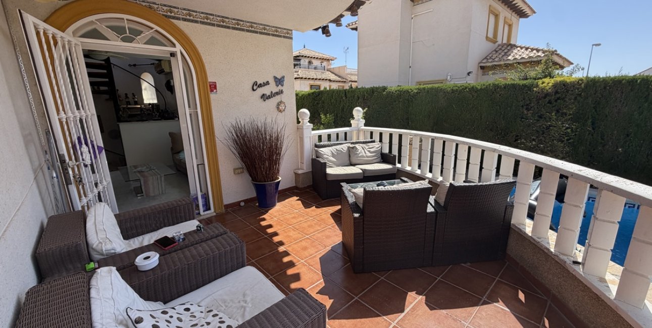 Resale - Villa -
Orihuela Costa - Villamartin