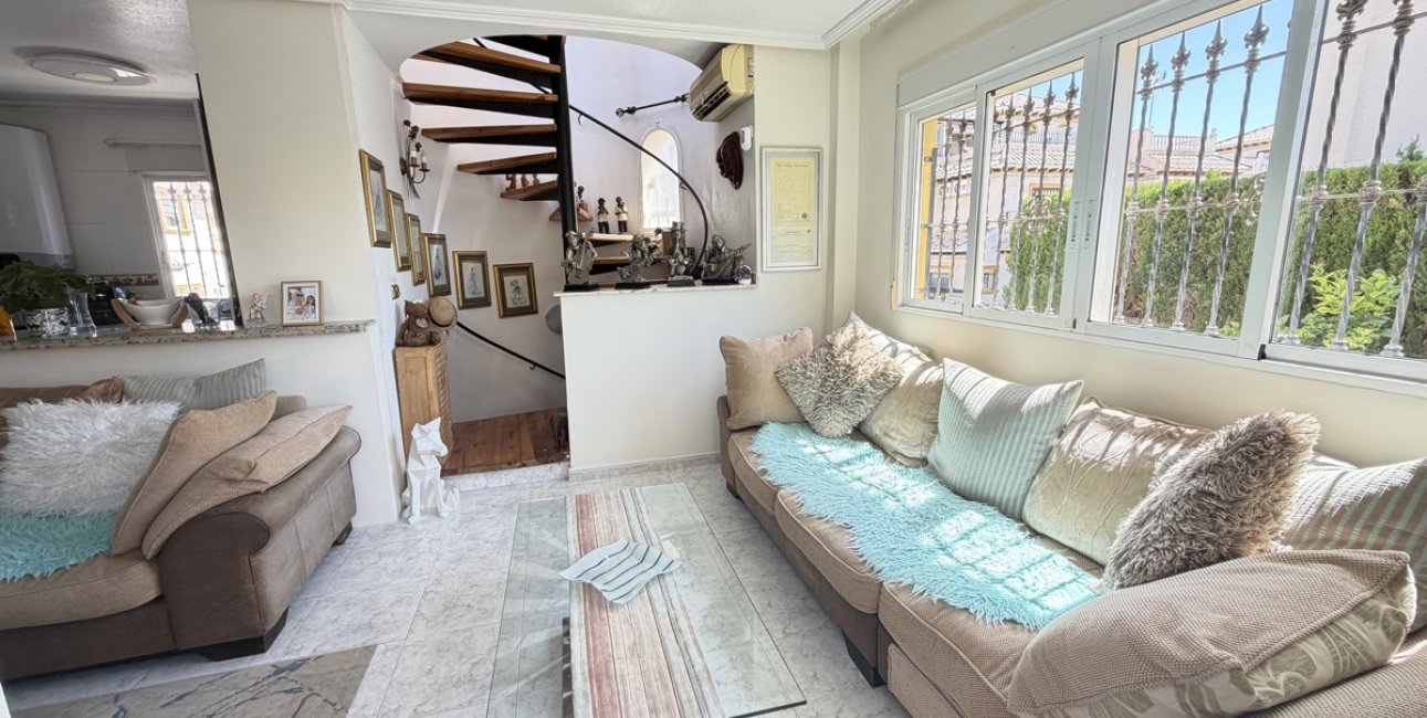 Resale - Villa -
Orihuela Costa - Villamartin