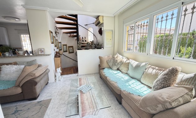Resale - Villa -
Orihuela Costa - Villamartin