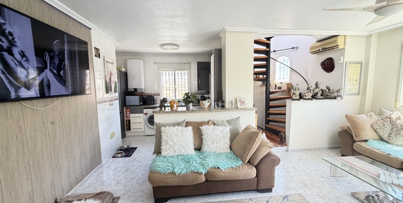 Resale - Villa -
Orihuela Costa - Villamartin