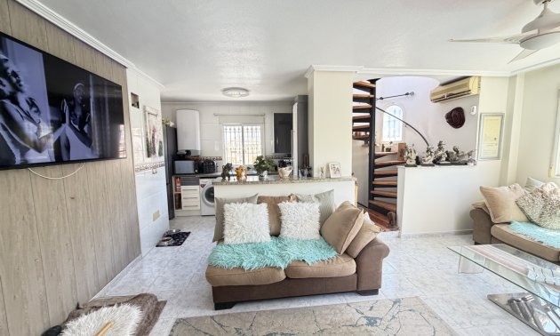 Resale - Villa -
Orihuela Costa - Villamartin