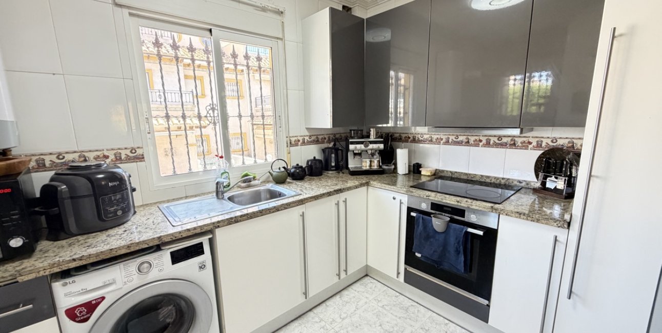 Resale - Villa -
Orihuela Costa - Villamartin
