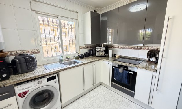 Resale - Villa -
Orihuela Costa - Villamartin
