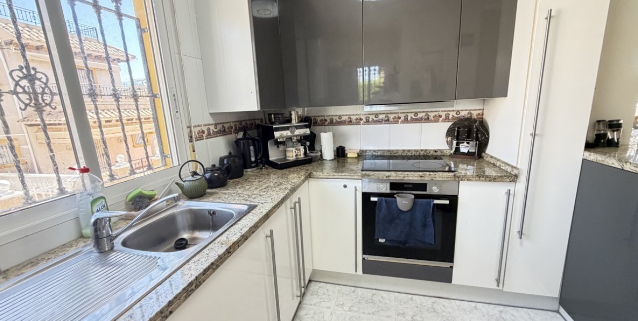 Resale - Villa -
Orihuela Costa - Villamartin