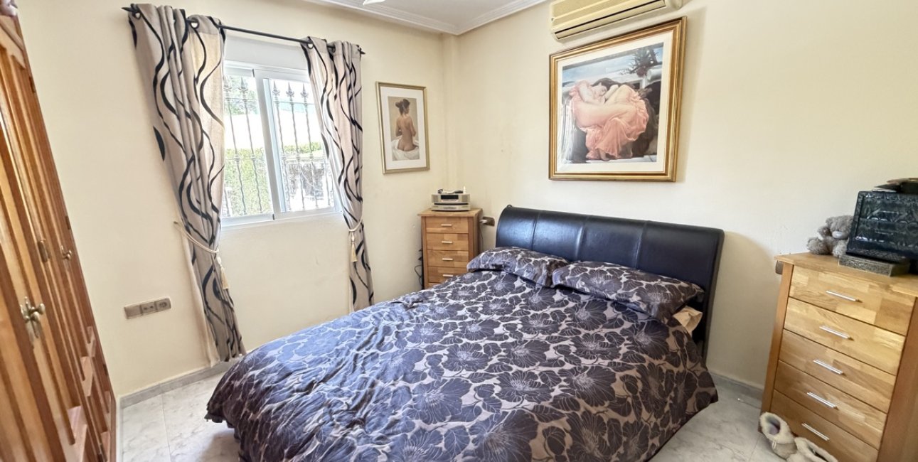Resale - Villa -
Orihuela Costa - Villamartin