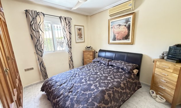 Resale - Villa -
Orihuela Costa - Villamartin