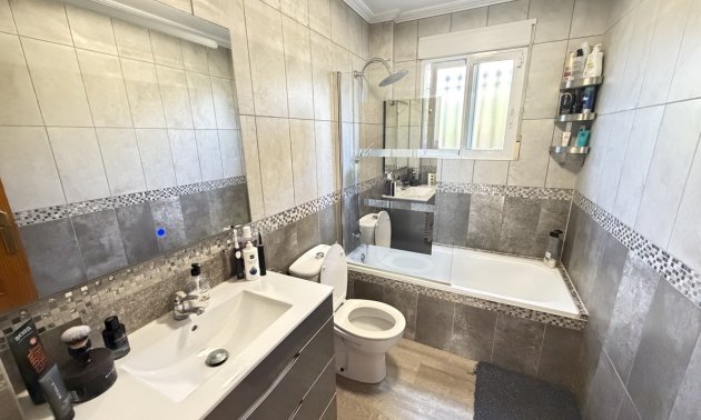 Resale - Villa -
Orihuela Costa - Villamartin