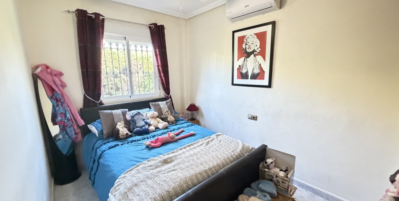 Resale - Villa -
Orihuela Costa - Villamartin