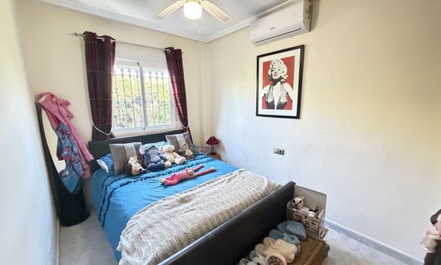 Resale - Villa -
Orihuela Costa - Villamartin