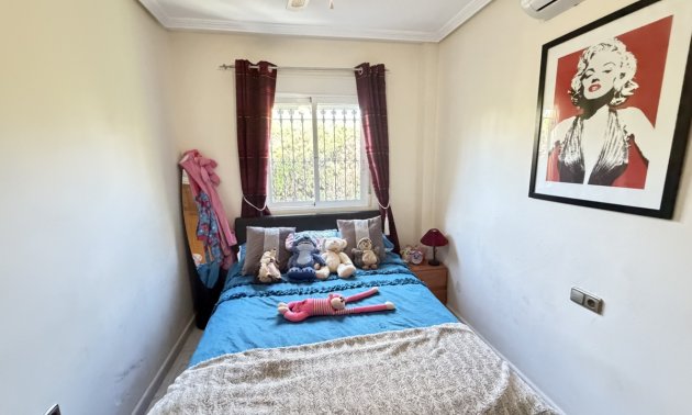 Resale - Villa -
Orihuela Costa - Villamartin