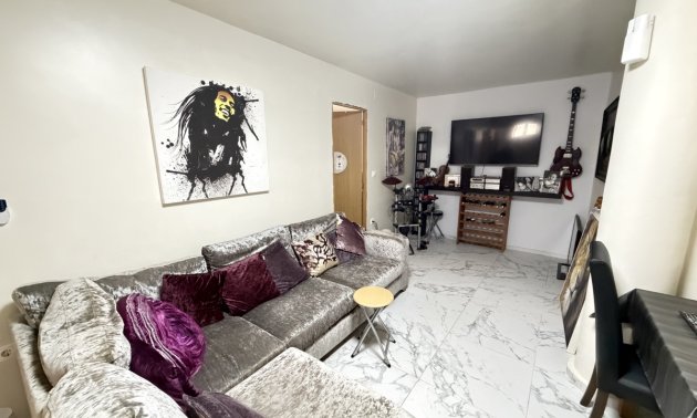 Resale - Villa -
Orihuela Costa - Villamartin