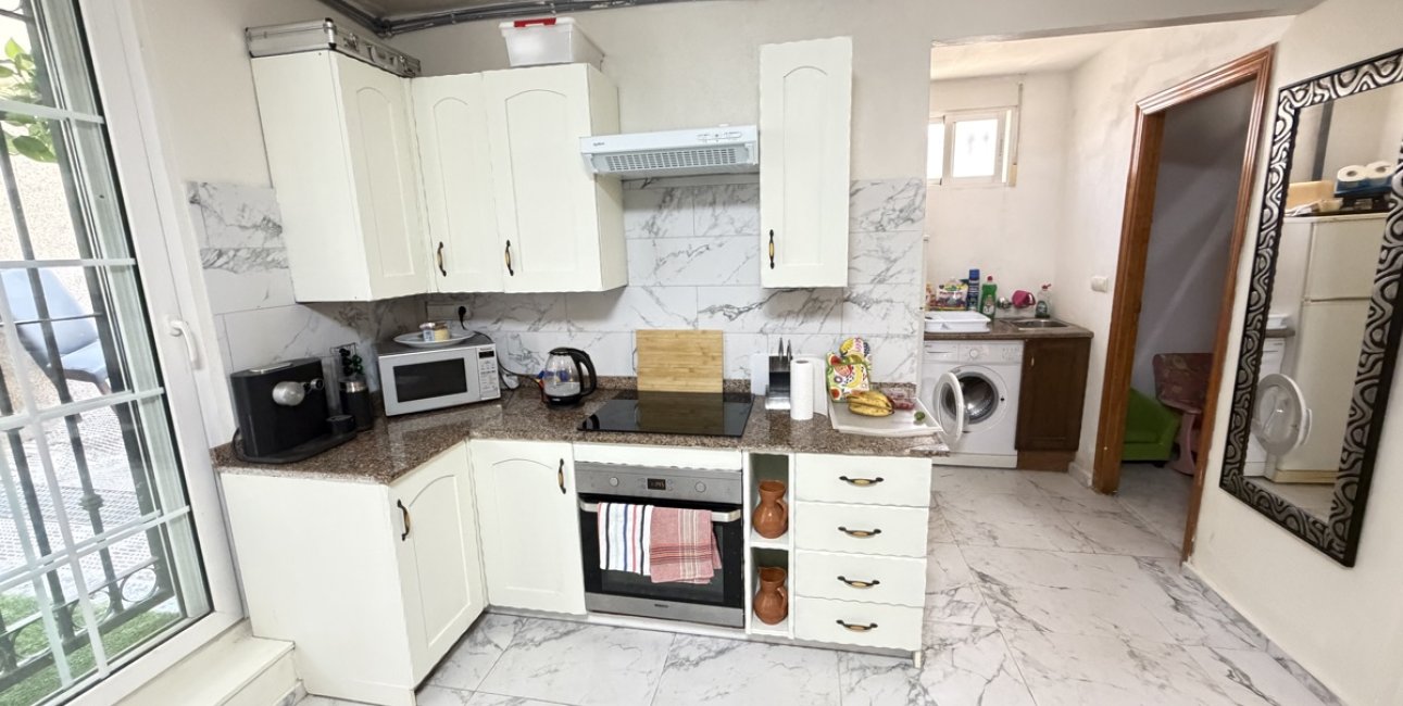 Resale - Villa -
Orihuela Costa - Villamartin