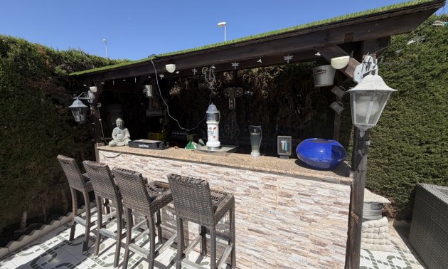 Resale - Villa -
Orihuela Costa - Villamartin