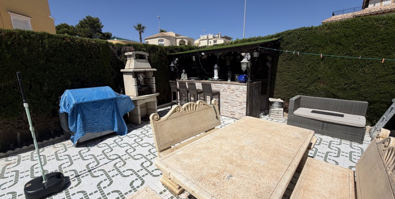 Resale - Villa -
Orihuela Costa - Villamartin