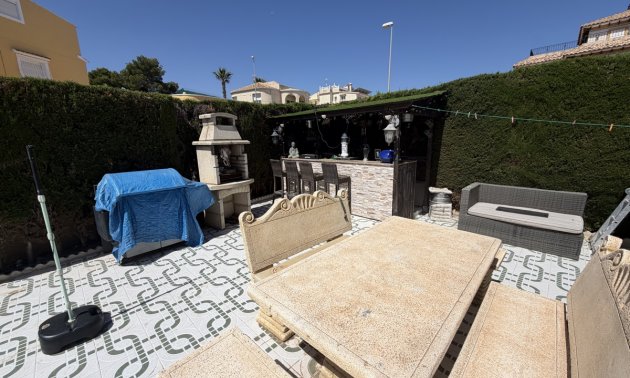 Resale - Villa -
Orihuela Costa - Villamartin