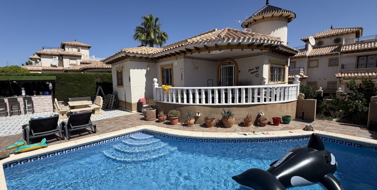 Resale - Villa -
Orihuela Costa - Villamartin