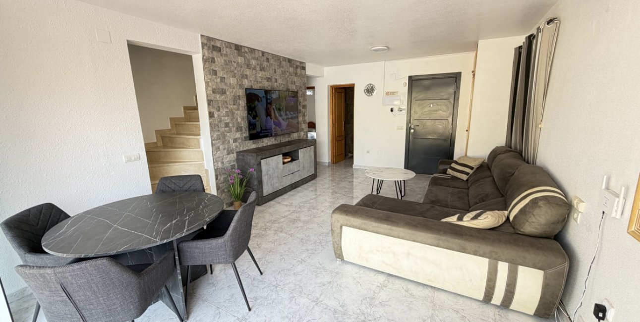 Resale - Villa -
Orihuela Costa - Villamartin