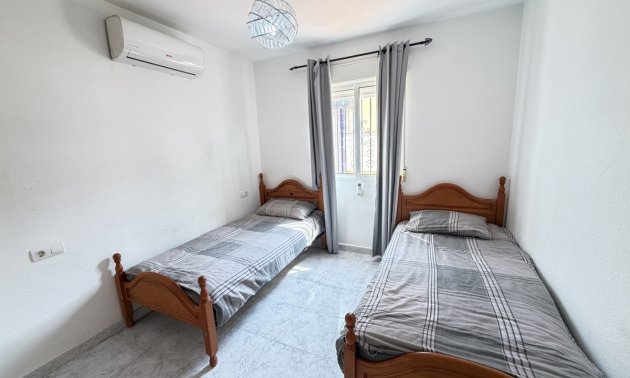 Resale - Villa -
Orihuela Costa - Villamartin