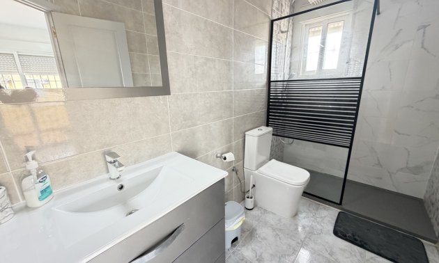 Resale - Villa -
Orihuela Costa - Villamartin