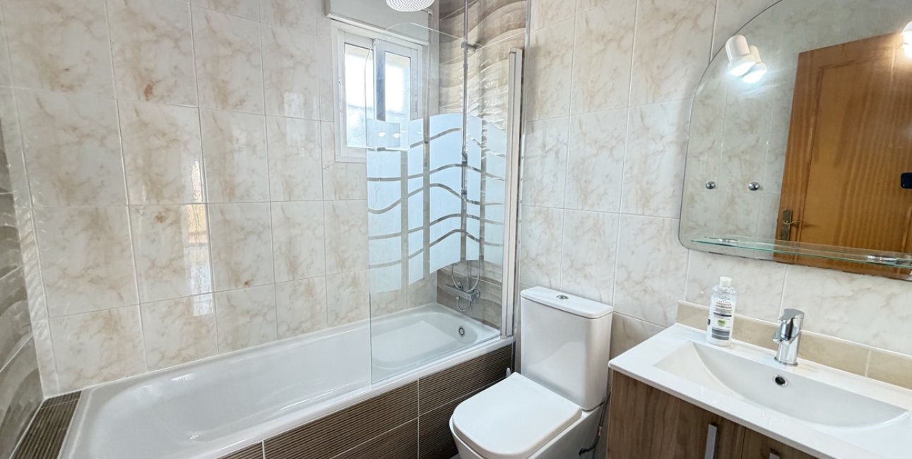 Resale - Villa -
Orihuela Costa - Villamartin