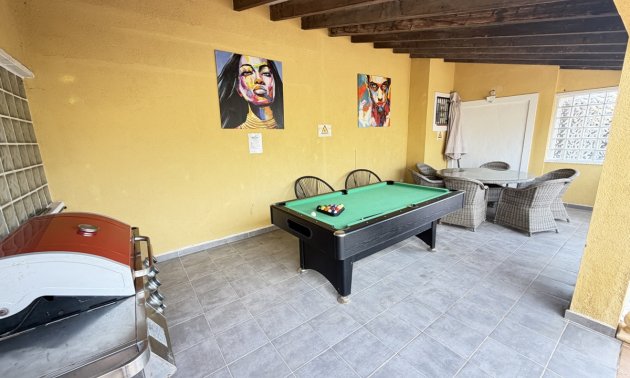 Resale - Villa -
Orihuela Costa - Villamartin