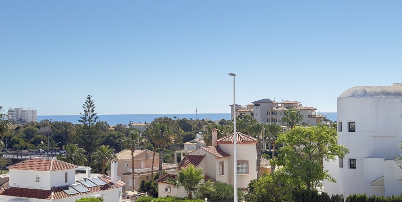 Resale - Duplex -
Orihuela Costa - La Zenia