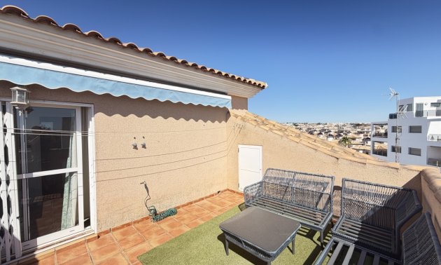 Resale - Duplex -
Orihuela Costa - La Zenia