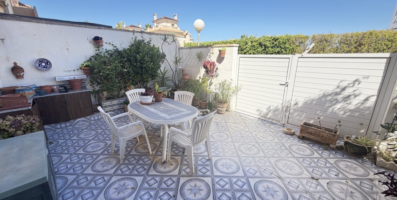 Resale - Duplex -
Orihuela Costa - La Zenia