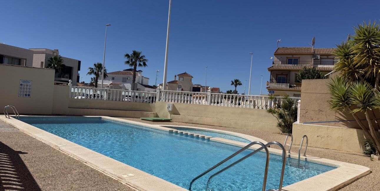 Resale - Duplex -
Orihuela Costa - La Zenia