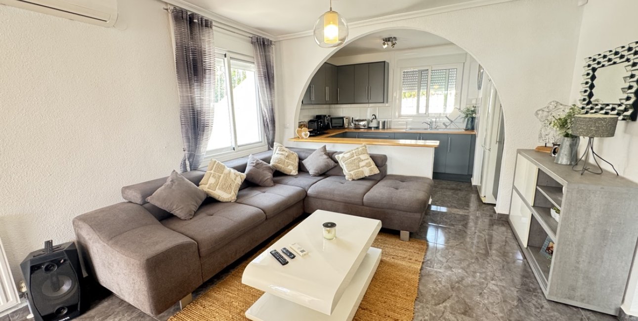 Resale - Villa -
Orihuela Costa - Villamartin
