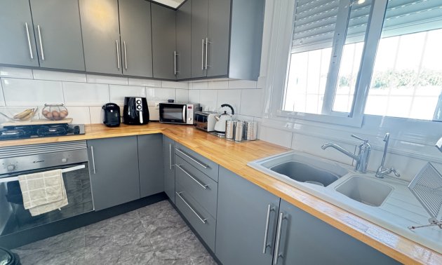 Resale - Villa -
Orihuela Costa - Villamartin