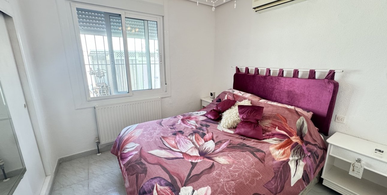 Resale - Villa -
Orihuela Costa - Villamartin
