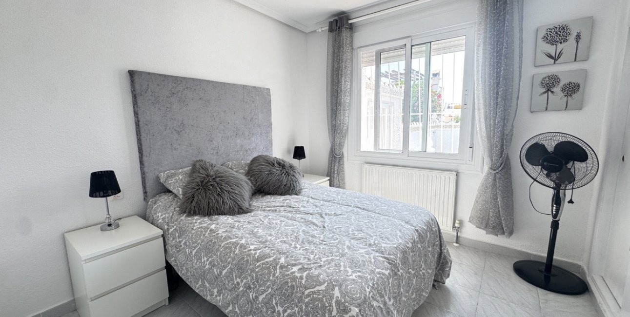 Resale - Villa -
Orihuela Costa - Villamartin