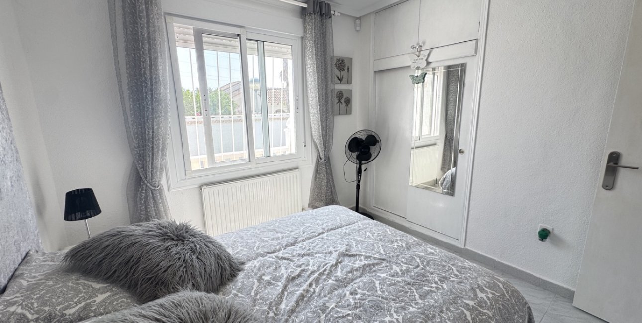 Resale - Villa -
Orihuela Costa - Villamartin