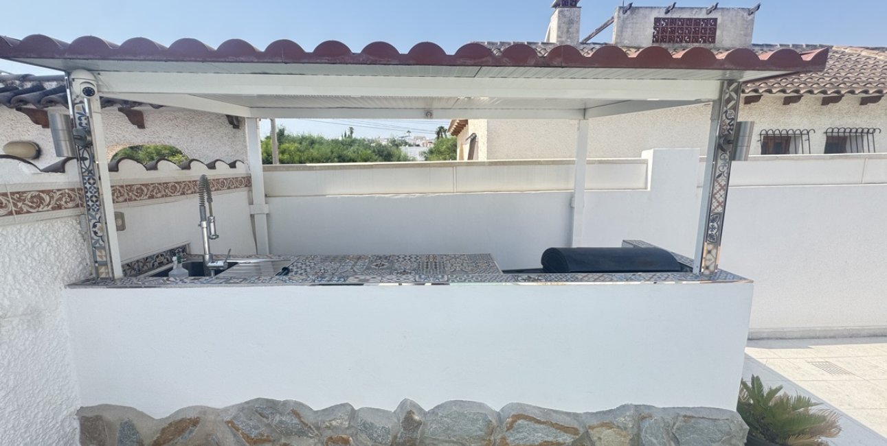 Resale - Villa -
Orihuela Costa - Villamartin
