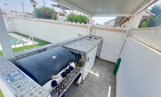 Resale - Villa -
Orihuela Costa - Villamartin