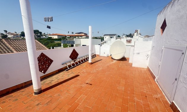 Resale - Villa -
Orihuela Costa - Villamartin