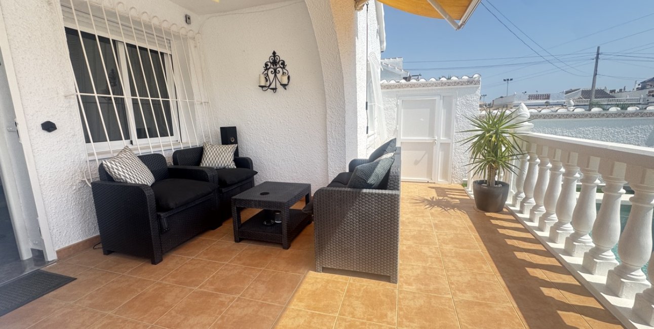 Resale - Villa -
Orihuela Costa - Villamartin