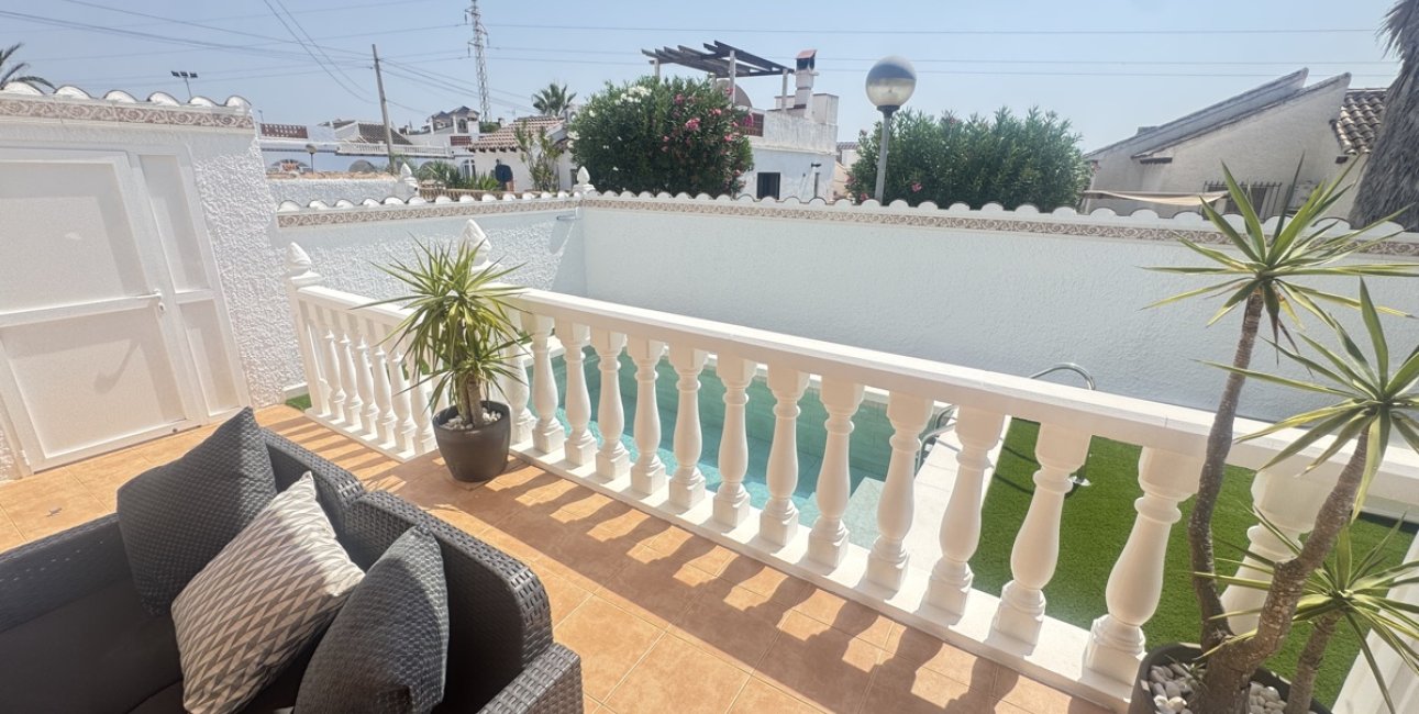Resale - Villa -
Orihuela Costa - Villamartin