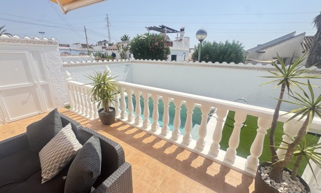 Resale - Villa -
Orihuela Costa - Villamartin