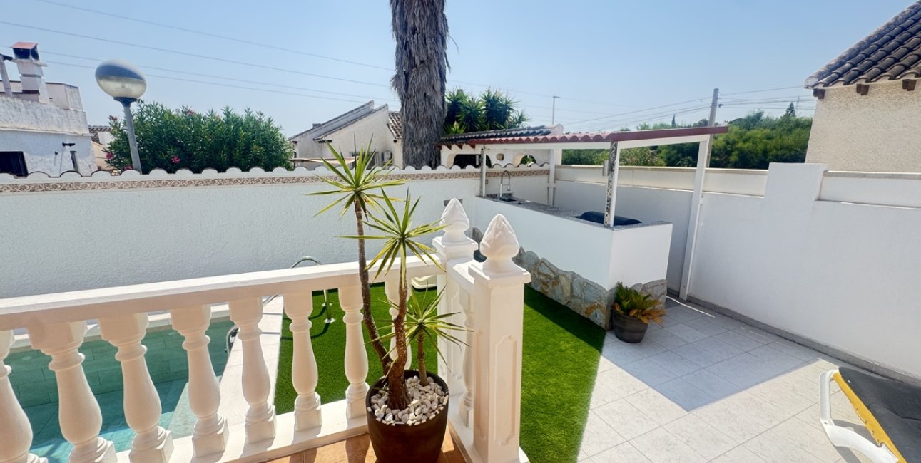 Resale - Villa -
Orihuela Costa - Villamartin