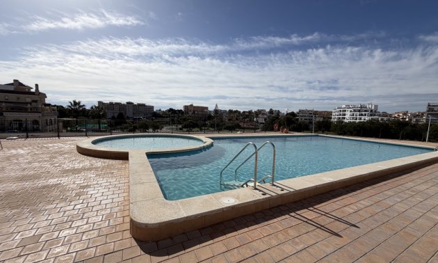 Rynek wtórny - Mieszkanie  -
Orihuela Costa - La Zenia