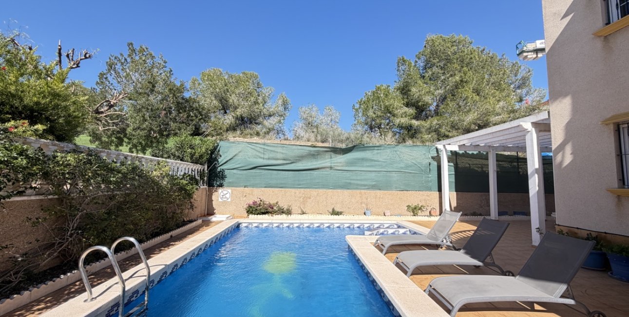 Resale - Villa -
Orihuela Costa - Villamartin