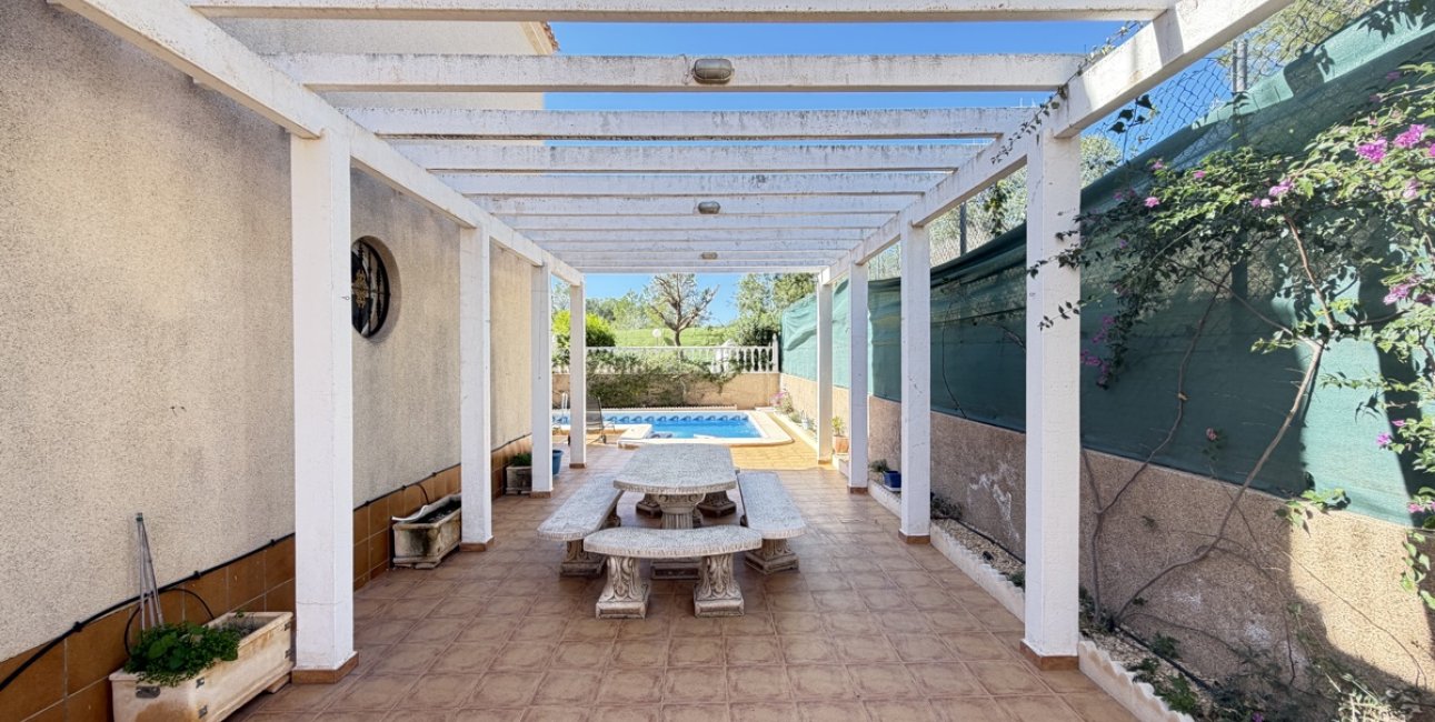 Resale - Villa -
Orihuela Costa - Villamartin