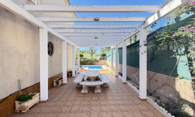 Resale - Villa -
Orihuela Costa - Villamartin