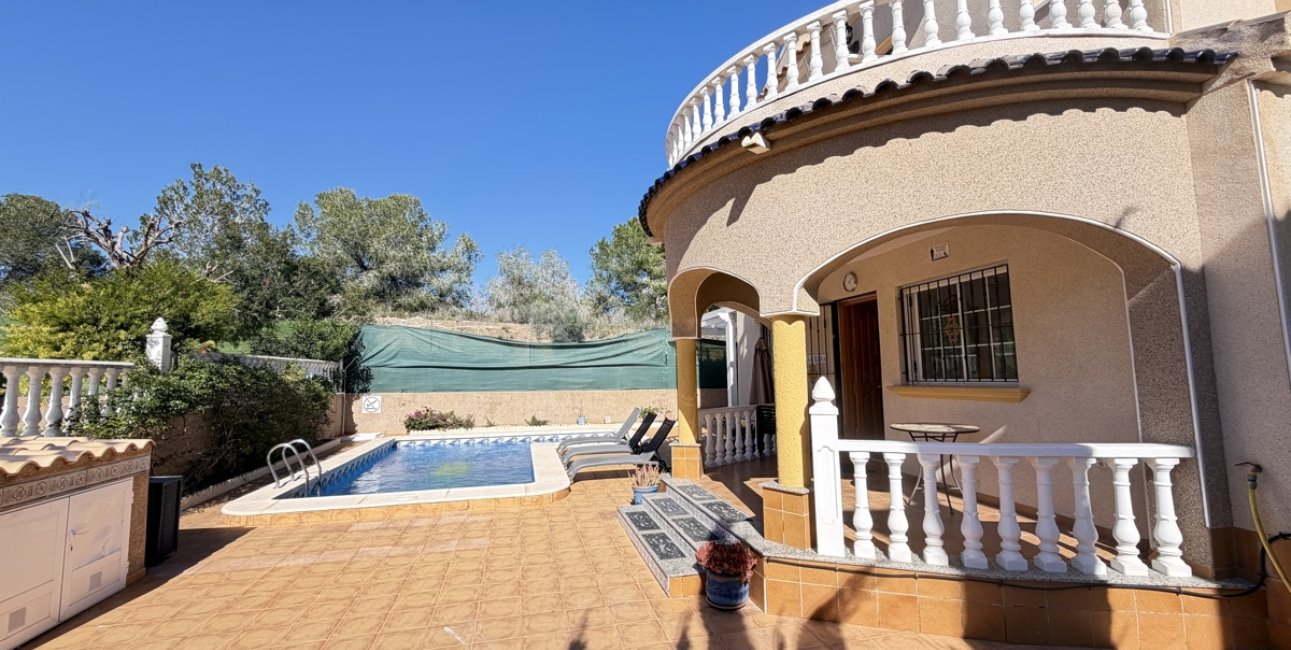 Resale - Villa -
Orihuela Costa - Villamartin