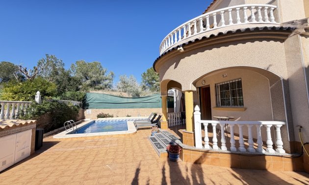 Resale - Villa -
Orihuela Costa - Villamartin