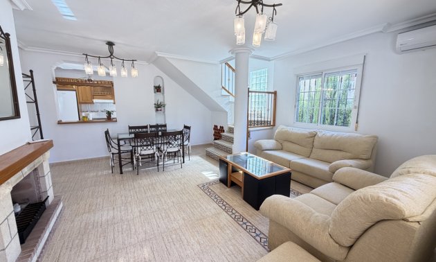 Resale - Villa -
Orihuela Costa - Villamartin